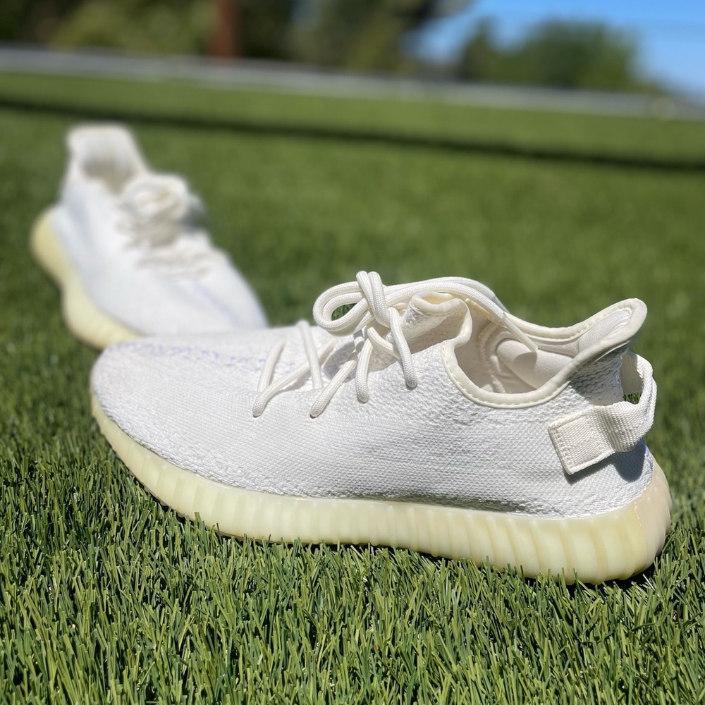 Adidas Yeezy 350 Boost V2 | Cream / Triple White - like new (US 9.5 men’s) - Picture 9 of 9